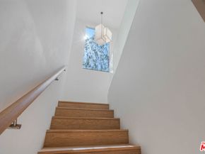 2000 Walnut Avenue, Venice CA 90291