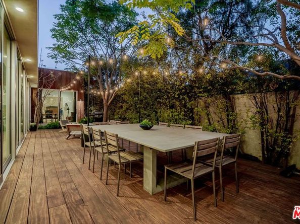 2000 Walnut Avenue, Venice CA 90291