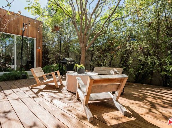 2000 Walnut Avenue, Venice CA 90291