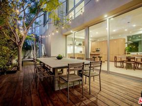 2000 Walnut Avenue, Venice CA 90291