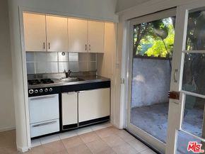 1846 Silver Lake Boulevard, Los Angeles CA 90026