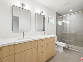 5651 Case Avenue, North Hollywood CA 91601