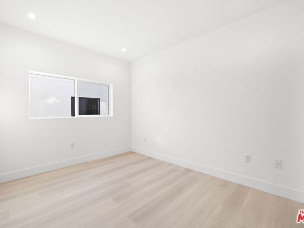 5651 Case Avenue, North Hollywood CA 91601