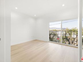 5651 Case Avenue, North Hollywood CA 91601