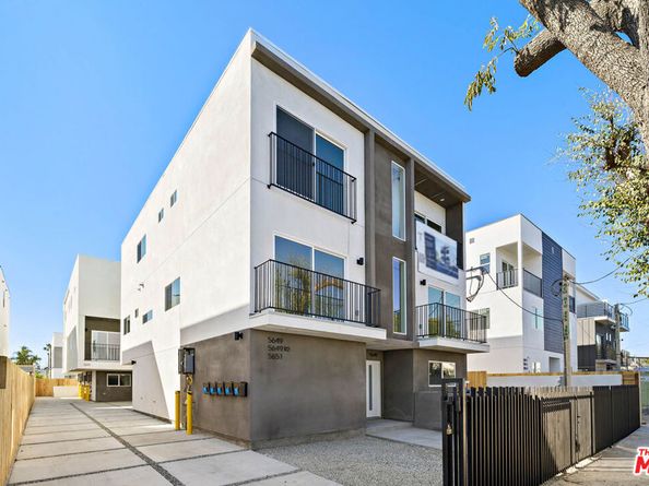 5651 Case Avenue, North Hollywood CA 91601