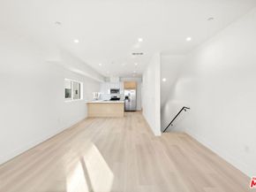 5651 Case Avenue, North Hollywood CA 91601