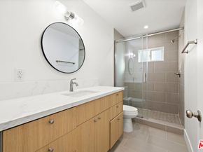 5651 Case Avenue, North Hollywood CA 91601