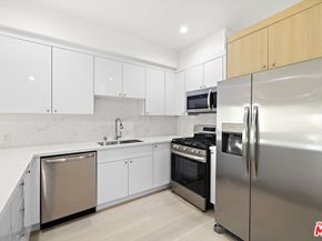 5651 Case Avenue, North Hollywood CA 91601