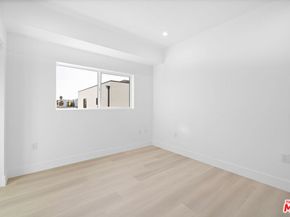 5651 Case Avenue, North Hollywood CA 91601