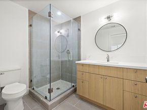 5651 Case Avenue, North Hollywood CA 91601