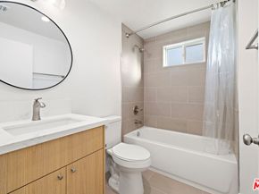 5651 Case Avenue, North Hollywood CA 91601