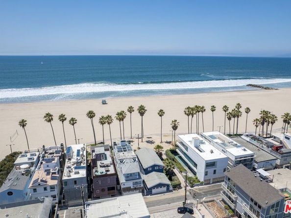 2705 Ocean Front Walk, Venice CA 90291