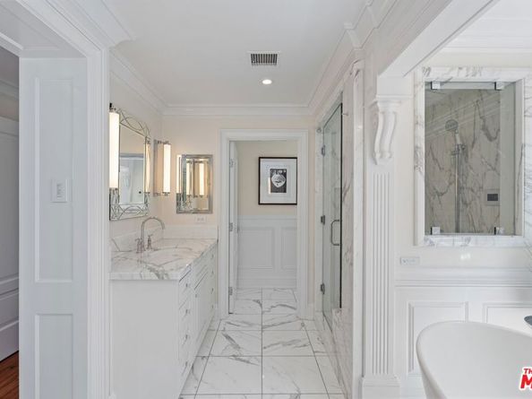 2705 Ocean Front Walk, Venice CA 90291