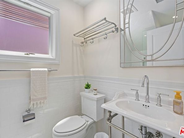 2705 Ocean Front Walk, Venice CA 90291