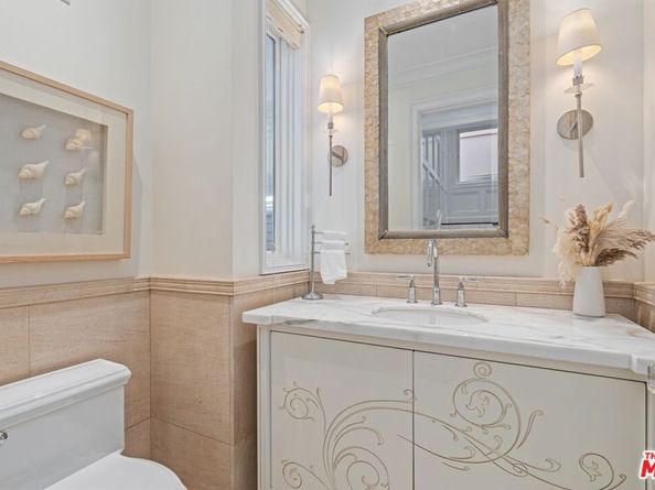 2705 Ocean Front Walk, Venice CA 90291