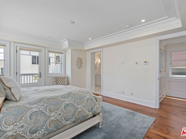 2705 Ocean Front Walk, Venice CA 90291