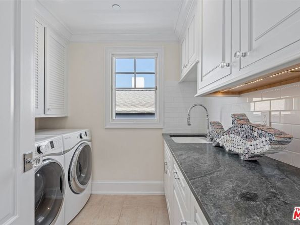 2705 Ocean Front Walk, Venice CA 90291