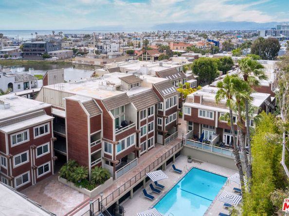 4250 Via Dolce 321, Marina Del Rey CA 90292