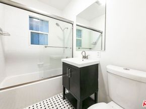 147 N Detroit Street, Los Angeles CA 90036