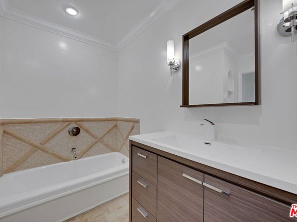 121 S Hope Street 429, Los Angeles CA 90012