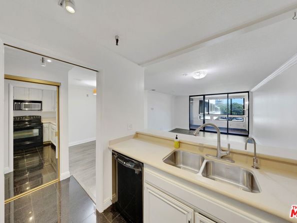 121 S Hope Street 429, Los Angeles CA 90012