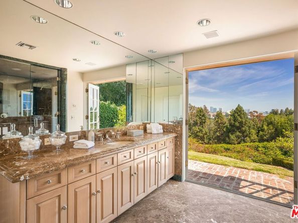 10820 Ambazac Way, Los Angeles CA 90077