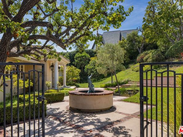 10820 Ambazac Way, Los Angeles CA 90077