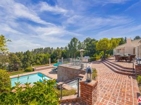 10820 Ambazac Way, Los Angeles CA 90077