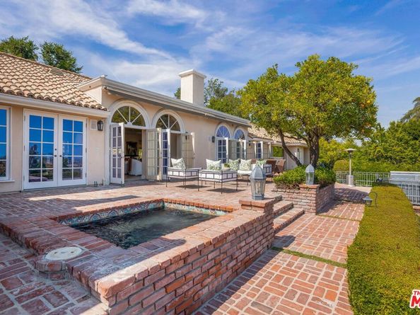 10820 Ambazac Way, Los Angeles CA 90077