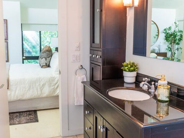 880 Hilldale Avenue 10, West Hollywood CA 90069