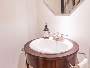 880 Hilldale Avenue 10, West Hollywood CA 90069