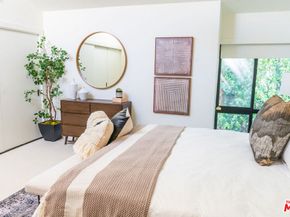 880 Hilldale Avenue 10, West Hollywood CA 90069