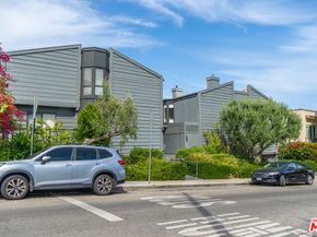 880 Hilldale Avenue 10, West Hollywood CA 90069