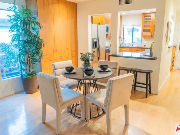 880 Hilldale Avenue 10, West Hollywood CA 90069