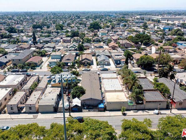 1159 E 64th Street, Los Angeles CA 90001