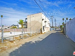 820 W 80th Street, Los Angeles CA 90044