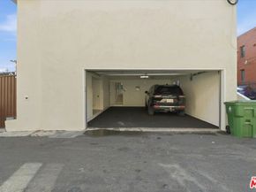 109 Dudley Avenue, Venice CA 90291