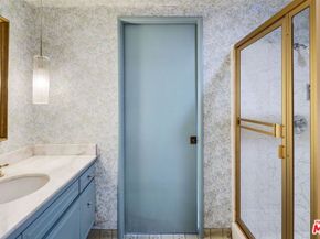 6619 S Bedford Avenue, Los Angeles CA 90056