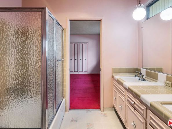 6619 S Bedford Avenue, Los Angeles CA 90056