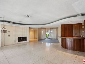 6619 S Bedford Avenue, Los Angeles CA 90056