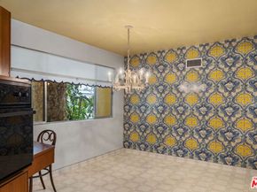 6619 S Bedford Avenue, Los Angeles CA 90056