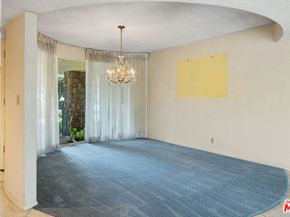 6619 S Bedford Avenue, Los Angeles CA 90056