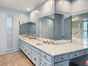 6619 S Bedford Avenue, Los Angeles CA 90056