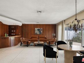 6619 S Bedford Avenue, Los Angeles CA 90056