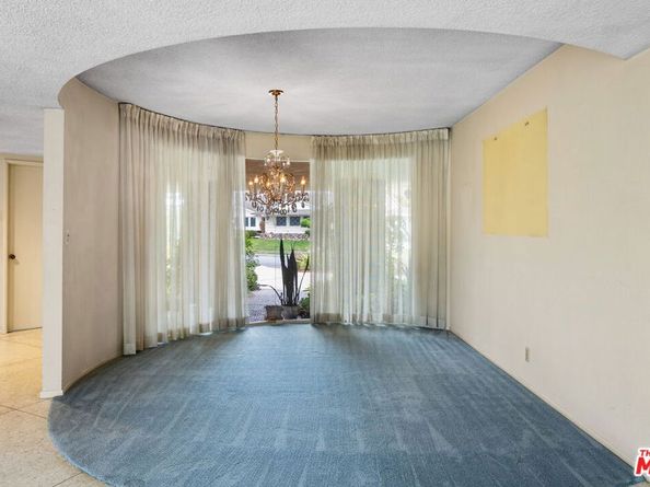 6619 S Bedford Avenue, Los Angeles CA 90056