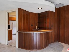 6619 S Bedford Avenue, Los Angeles CA 90056