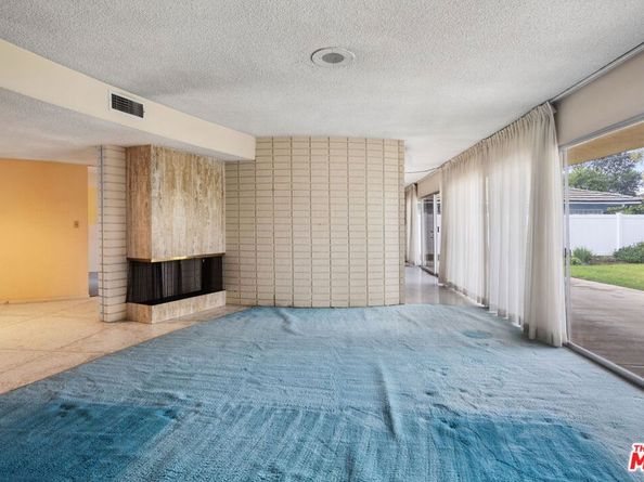 6619 S Bedford Avenue, Los Angeles CA 90056