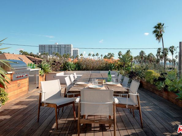 120 N Hart Avenue, Santa Monica CA 90405