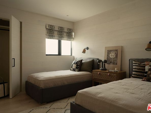 120 N Hart Avenue, Santa Monica CA 90405