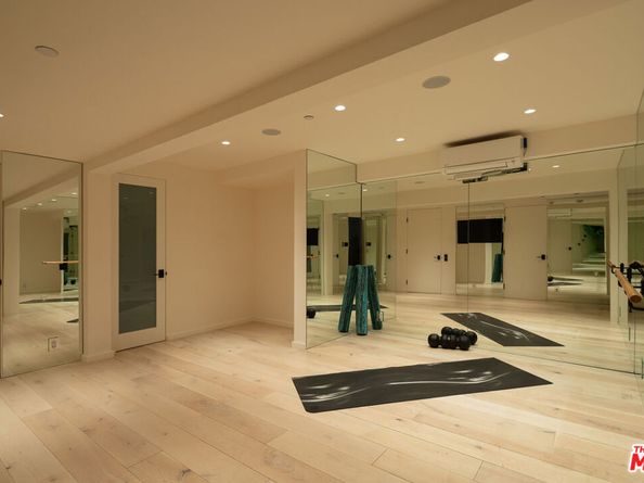 120 N Hart Avenue, Santa Monica CA 90405